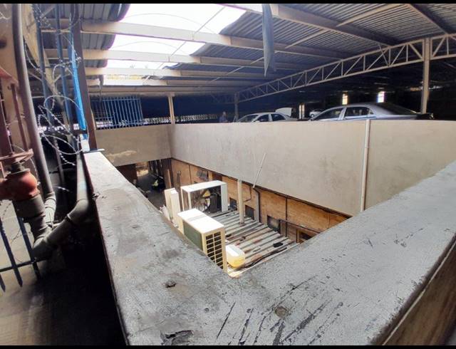 2,500M² BUILDING FOR SALE IN RUSTENBURG CENTRAL